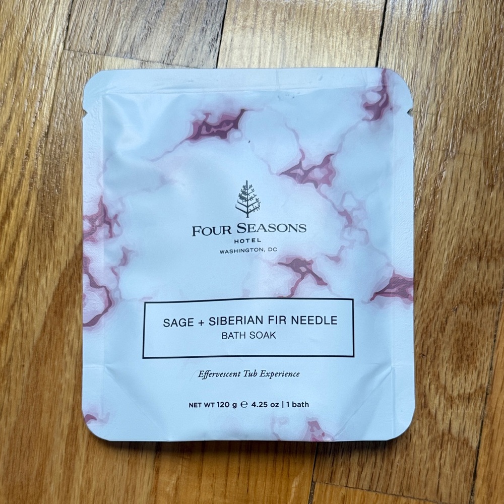 Four Seasons Sage & Siberian Fir Needle Bath Soak - White and Pink